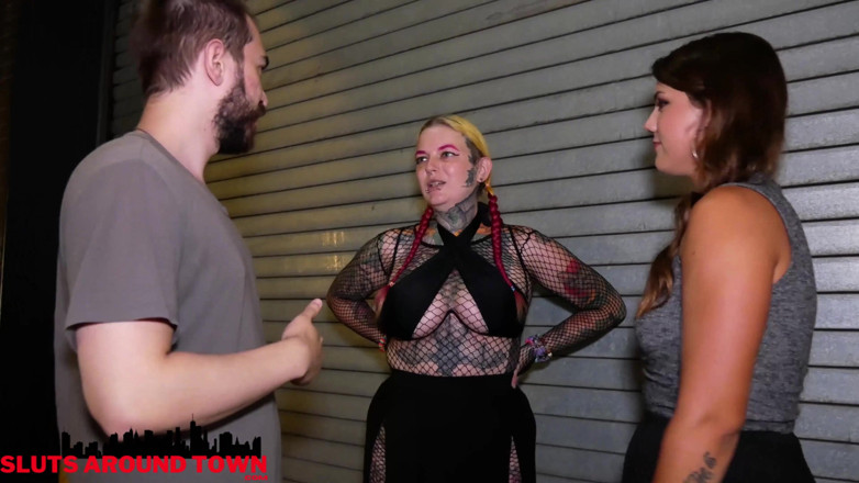 Sluts Around Town: Trío después de concierto cancelado