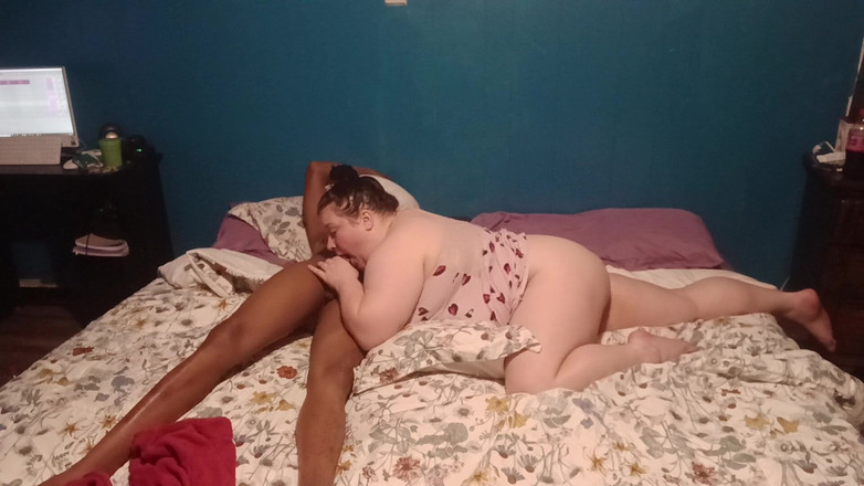 Big uhaul: Ea este gata să fie futută pizda albă bună