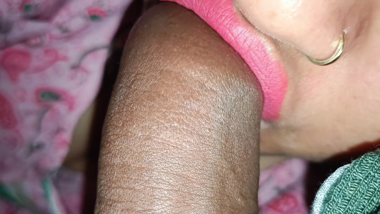 Catchybusty: Ich lutsche meinen desi-schwanz mit ihrem schönen mund