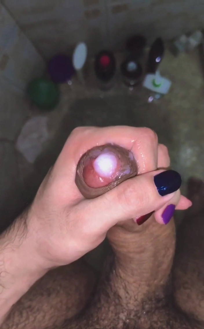 Camilo Brown: Branlette sous la douche et éjac