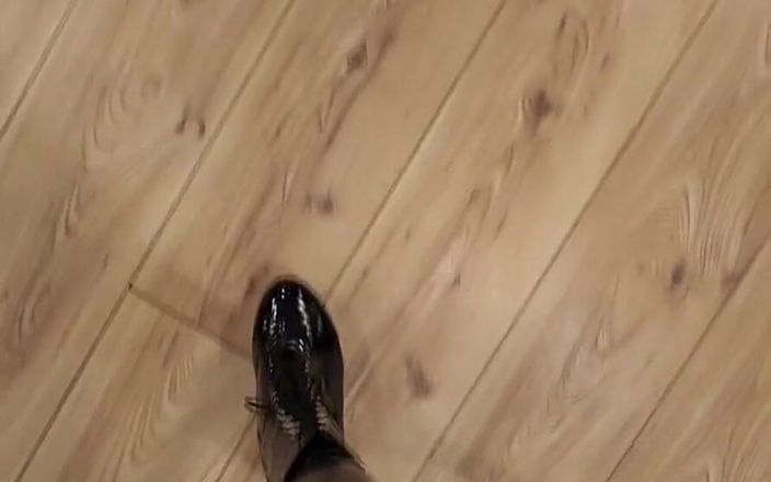 JessicaXD: Bambola di gomma- camminando nel dungeon