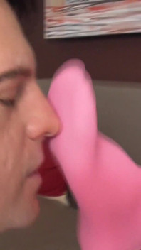 Aggressiv Sock Smelling