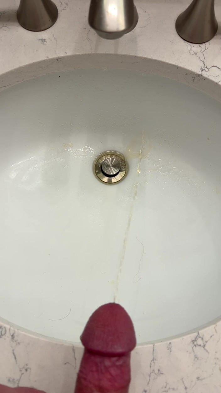 Tatted Daddy: Chìm đi tiểu trong chuyển động chậm