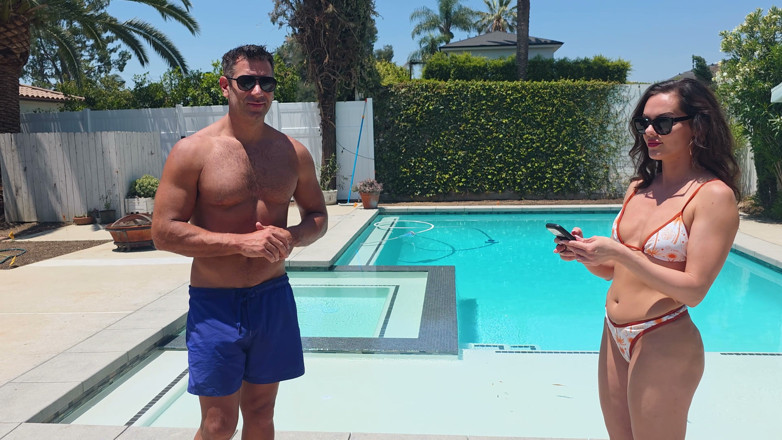Tommy Wood XXX: Fit Děvka U Bazénu Dostane Dvojitý Creampie