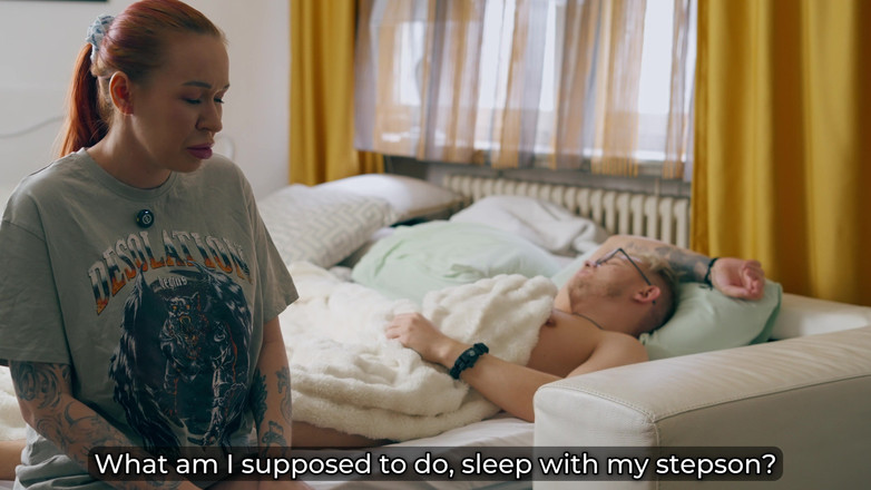 Toma Mur: 継母が継息子とベッドを共有する - タブーの誘惑が点火!