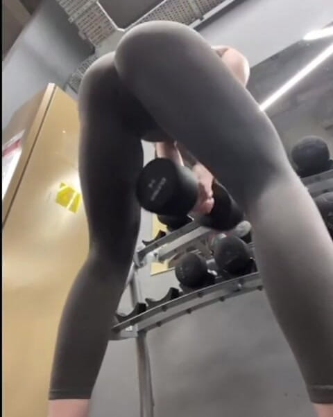 JuiceLussie: Öffentlich masturbieren muschi, während ich im Fitnessstudio meinen dicken arsch...
