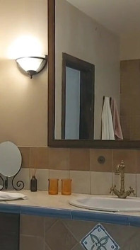 Een Dame Met Een Harig Lichaam Opende De Deur Naar Haar Badkamer