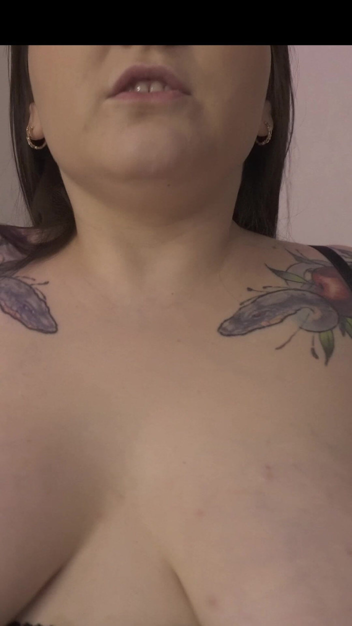 Polly Sweet: Podívejte se na Moje prsa!