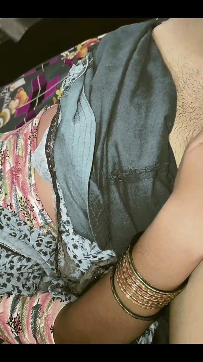 Robbie Dia: 그녀의 침실에서 보지를 핑거링하는 영상을 만든 Nisha Bhabhi 11