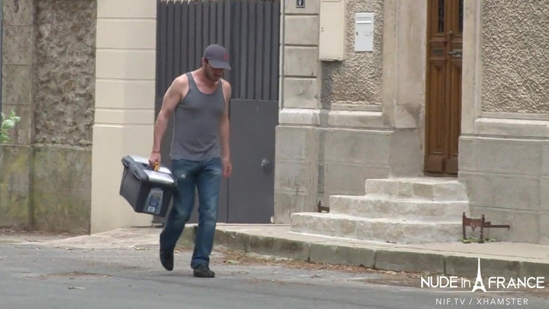Nude in France: Klempner hat glück, als eine französische verzweifelte hausfrau geknallt werden...