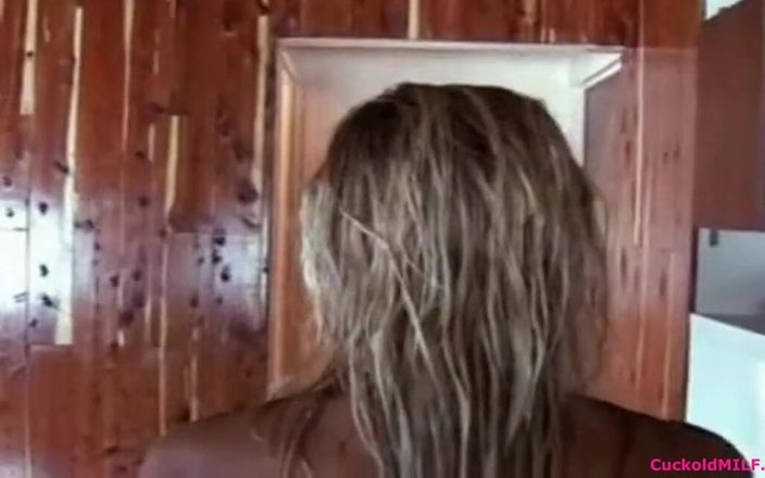 Cuckold MILF: Rogacz MILF i jej maminsynek mąż na tropikalnych wakacjach