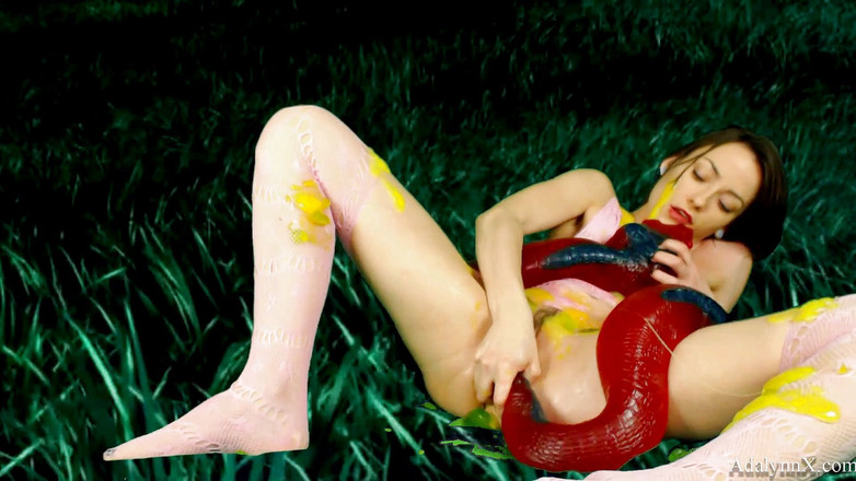 AdalynnX: Adalynnx - 거대한 거미 뱀 스트라이크