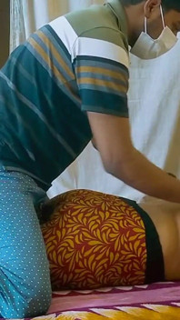 Horny Customer Gave Oil Massage and Fucked Desi Bhabhi Full Hard