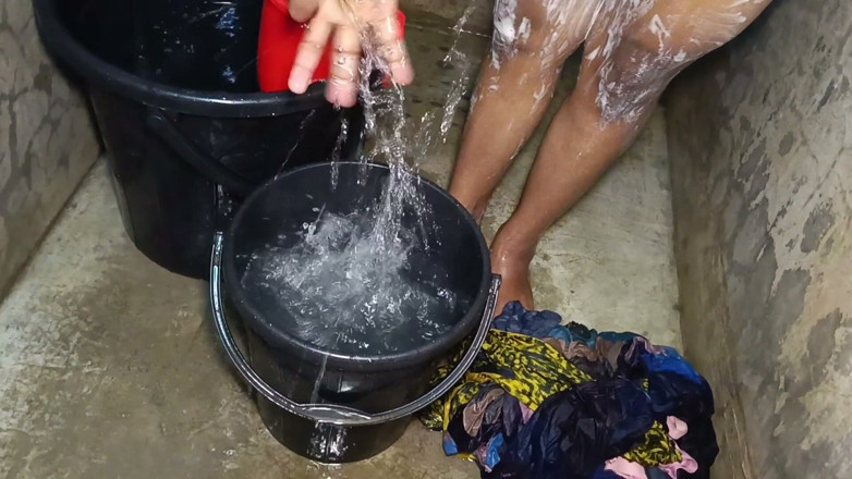 suit49: Video segreto in bagno dopo aver fatto sesso