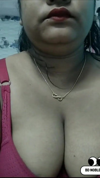 Reya Bhabi vidiyo kol dikhaati hai