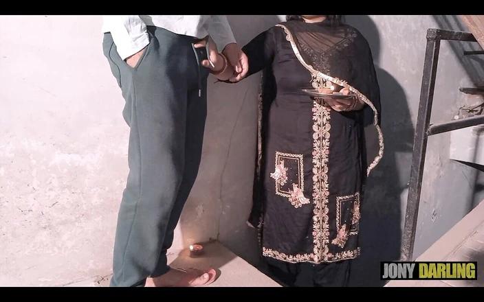 Jony Darling: Diwali Speci - macecha chce ptáka v její kundičce Když lidé...