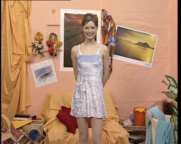 YOUR FIRST PORN: Schlanke Pia ve 2 Loch akci - Štíhlá Pia ve 2 dírách