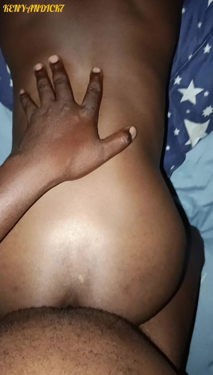 Kenyan Dick: 热辣的黑人女友被后入并射在我的鸡巴上