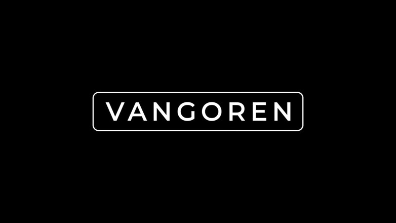 Vangoren: Quente cadela Kristine Crystalis dá o seu melhor com sexo...