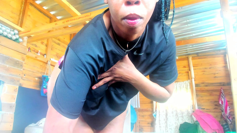 AnalEbony: Gigantický Black Booty Twerking v roztrhaných legínách, kalhotkách...