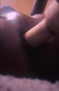 HaitiKing7: 巨大なものをマンコに挿入してバレそうになった