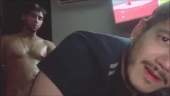 Str8 beefcake ngentot aku dari belakang dan crot di pantatku yang berbulu