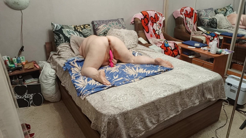 Zona901: Macecha masturbuje velkou kundičku před sexem