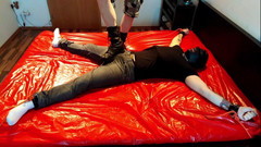 Master Drex: Oblečení roztrhané na tělo