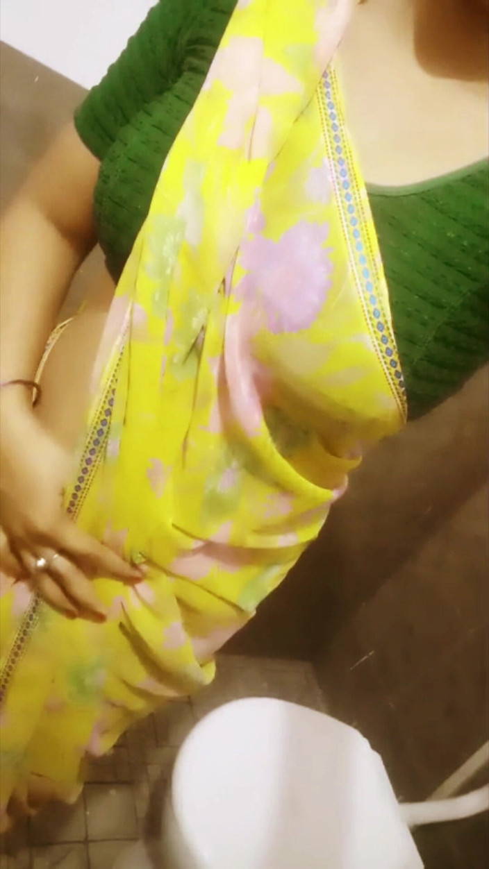 Desi_Tease_Queen: デシ・バービ・サリー ティーザー - ゆっくりと持ち上げて覗く - 顔なし - 4K高画質