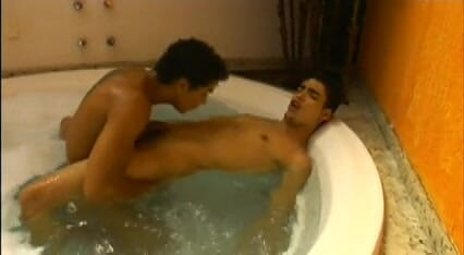 Hot Latinos dudes not gay but curious: Sexy latino etero scopa per la prima volta 21