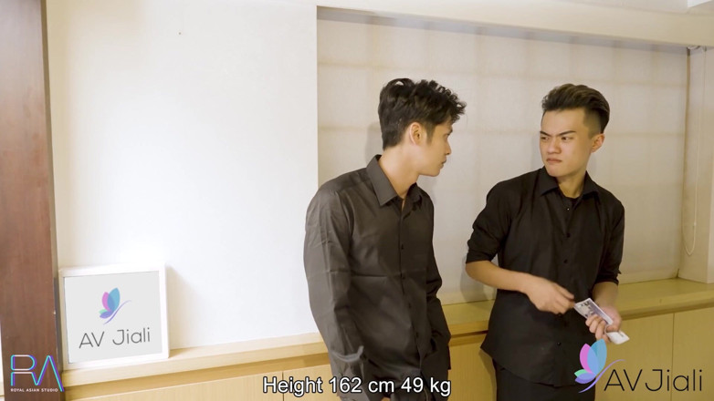 AV Jiali: Tukang pijat baru dilatih untuk nyepong dan ngentot kontol