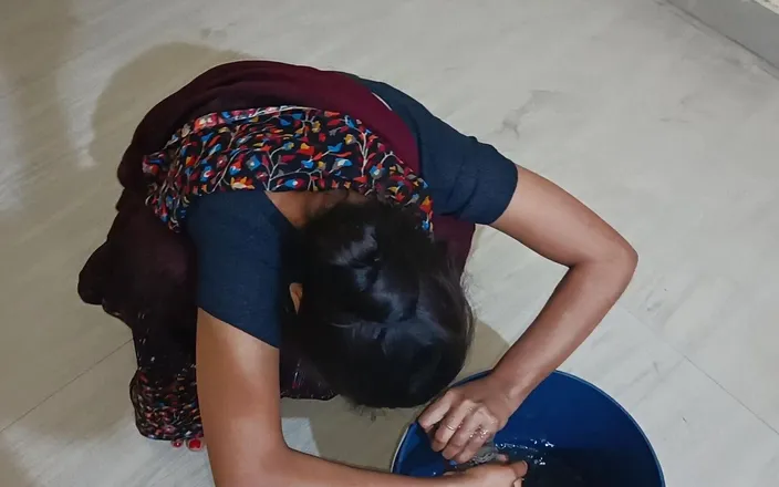 YOURAMRITA04: Indian Desi Maid Pussy Fucking with Room Owner