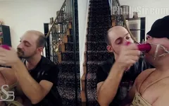 Ochii din dormitor: Jockboy învață să sugă