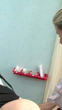 Dominující ženy dělají mužům bdsm anální věci