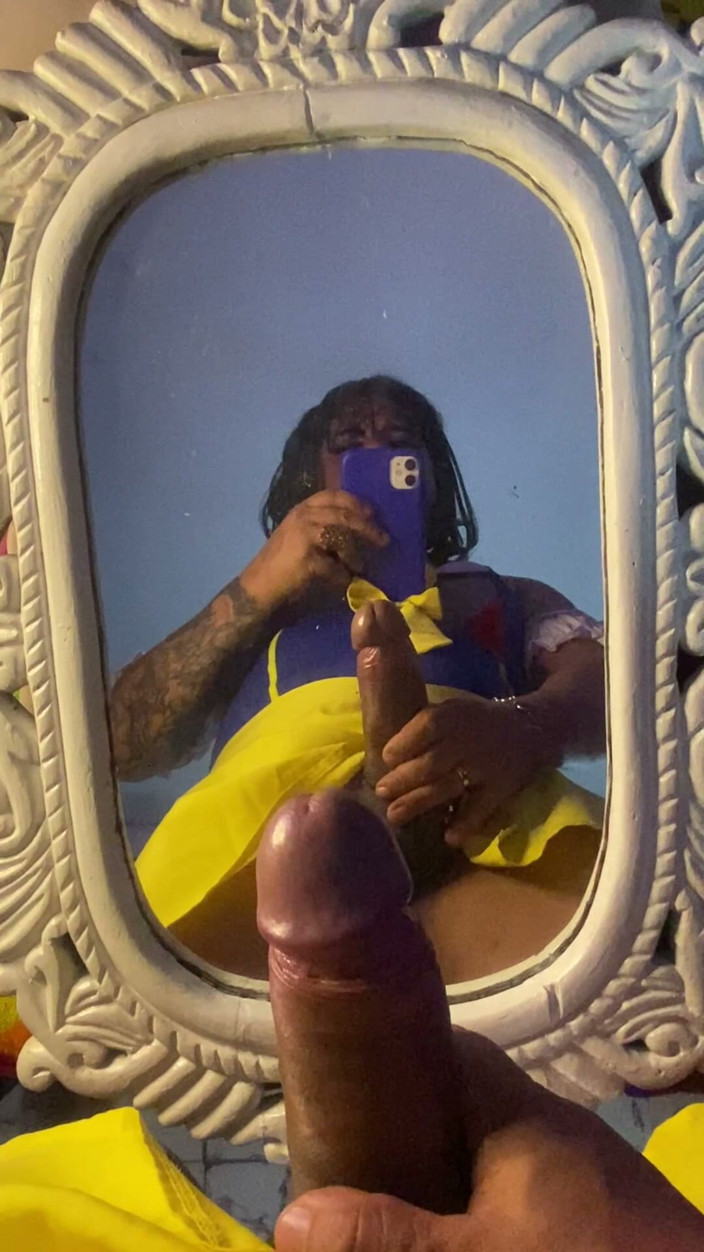 TSquennAna: White and Nick's Hungry Mirror