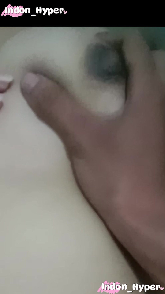 Imanuel: Ахх, смачна пизда моєї дружини та її м'які груди, мій фетиш на моїй дружині вся її пизда та груди