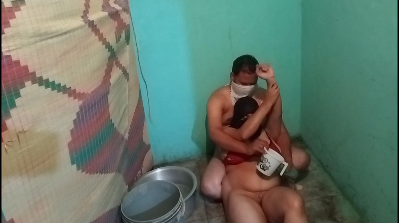 Gulaab: インドの太った義理の叔父によるバビジシャワーセックス