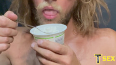 Fem Bi: Chutná lépe tímto způsobem, Cumshot, Cut Femboy Eat Cum