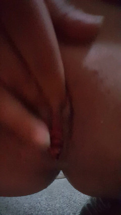 Blackberry studio: Âm hộ ướt át của tôi bắn tinh mạnh mẽ trong quần...