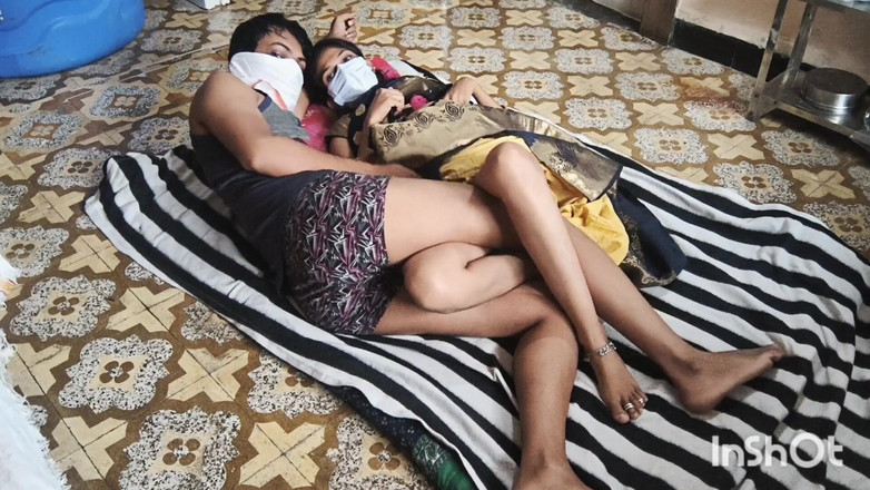 Desishycouple: キッチンでのデヴァルとのシヴァニセックスフルビデオ。