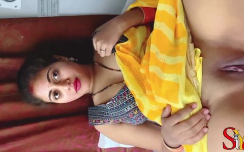 Indian Siya Bhabhi Honeymoon in Train with Strange Passenger