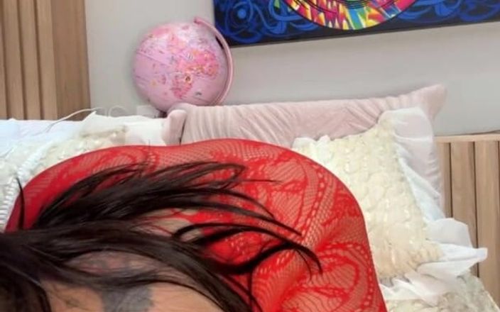 Emanuelly Raquel: Fetiș de vineri, încornorare fericită de Valentine