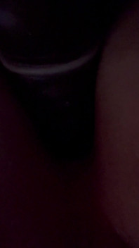 Scoperò bene il mio ragazzo con un grosso strap-on nero