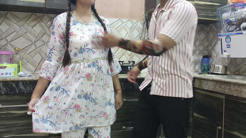Hornycouple149: Desi jija sali sesso romance in cucina indiana jija sali...
