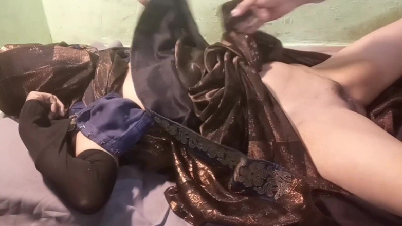 Sexy biwi: सौतेले बेटे के सामने सौतेली मम्मी की गांड छोड़ी गई