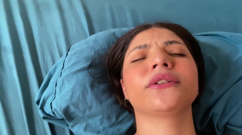 mackencie29: Good Morning Stepsister How Nice That You Suck My Dick...