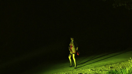 Toilet Mommy: Dominerande män har en viktig omsorgsplikt mot de dumma tanklösa...