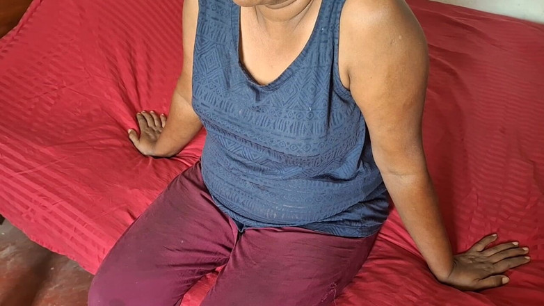 Teena New: Asyalı orta yaşlı seksi üvey anne çok azgın viral video