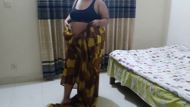 Aria Mia: Moti Gand Wali Tamil hete tante wordt anaal geneukt door...