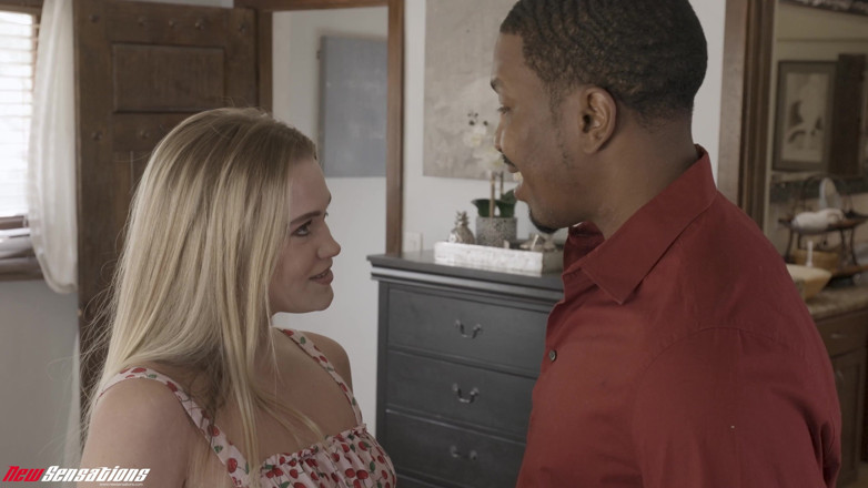 New Sensations: Teen babysitterin chloe rose bringt das bbc-haus runter